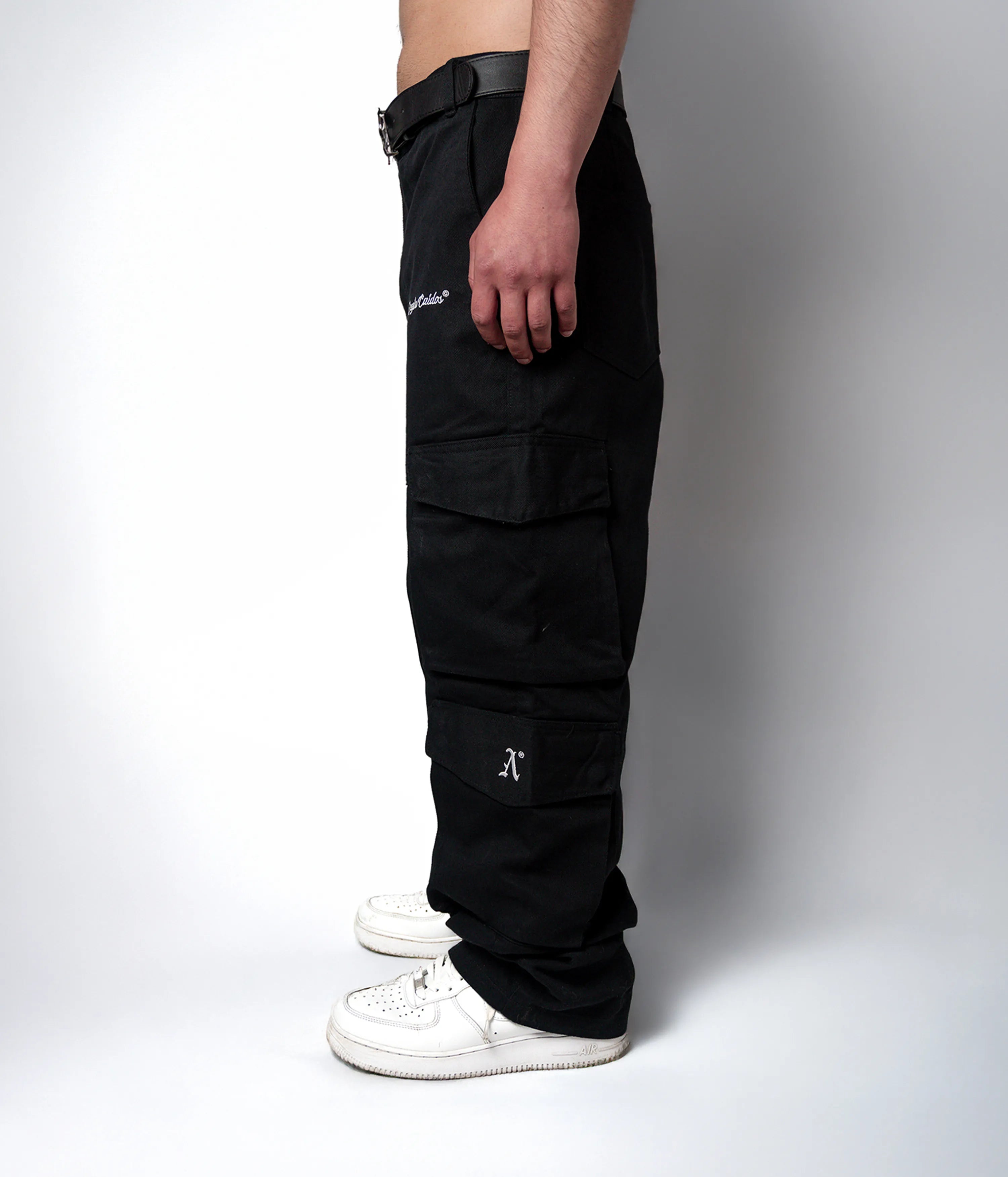 Pantalón Cargo Loose Fit, Corte Masculino Negro